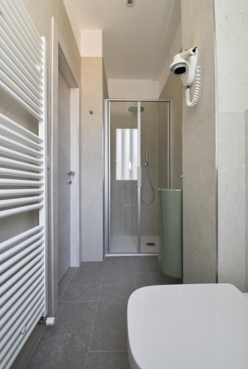 Hotel Columbia - Housity
