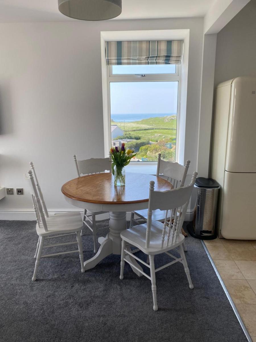 Tudor Apartment (Panoramic Sea Views) - Housity