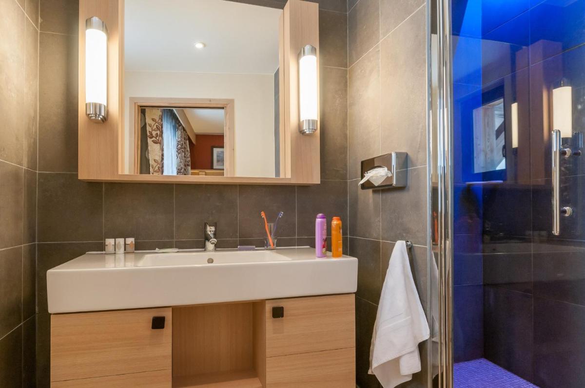 Salle de bains dans l'établissement Résidence Pierre & Vacances Premium L'Amara