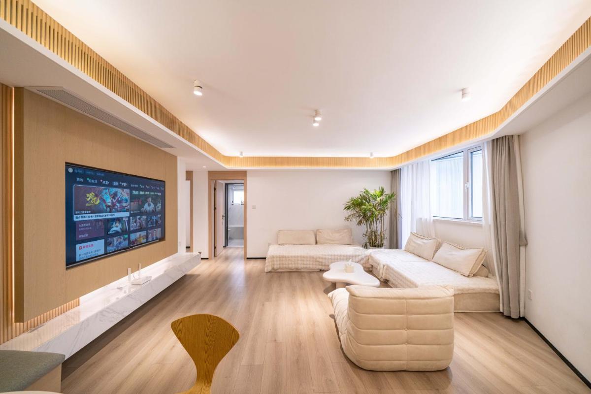 ZHome-Modern 3 bedrooms apartment - near NanJing Road - Housity