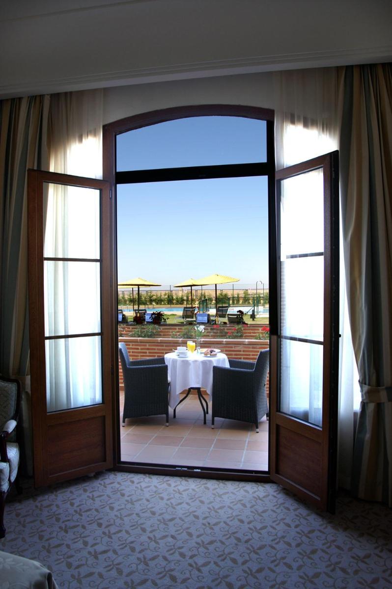 Un balcón o terraza de Hotel Cándido