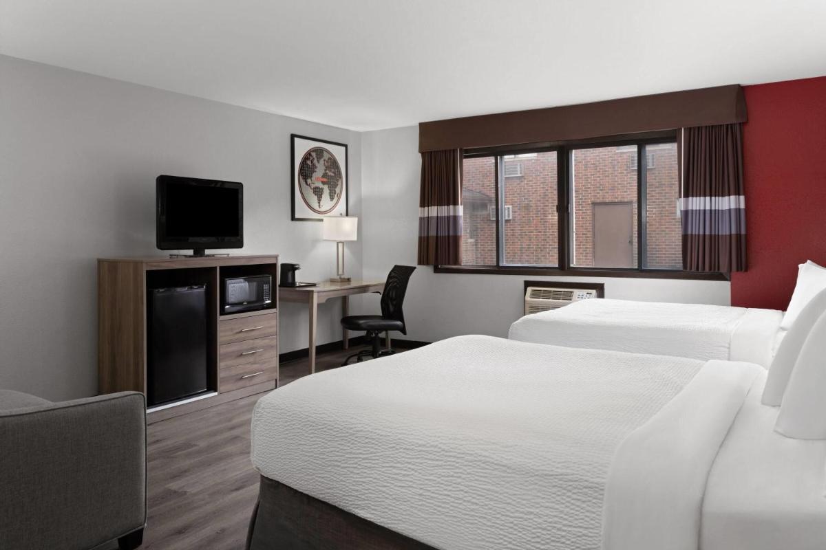 Ramada by Wyndham Cedar Rapids South - Housity