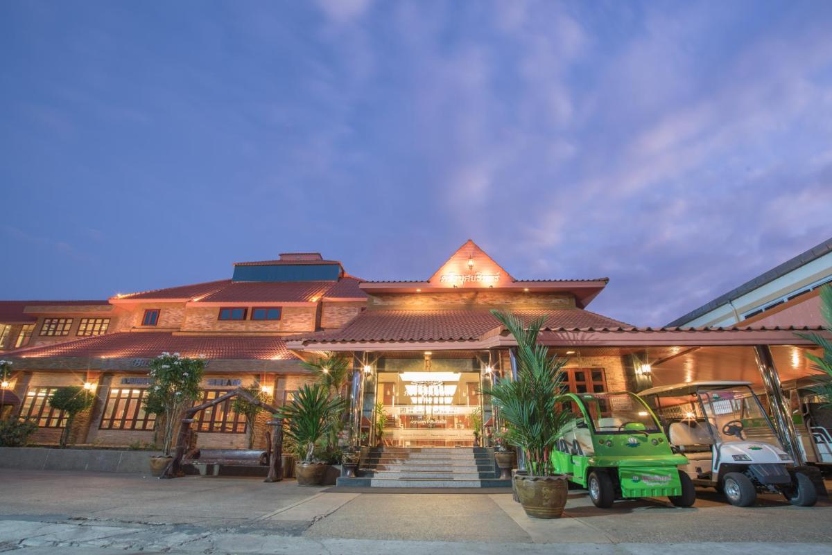 Busyarin Hotel - Housity