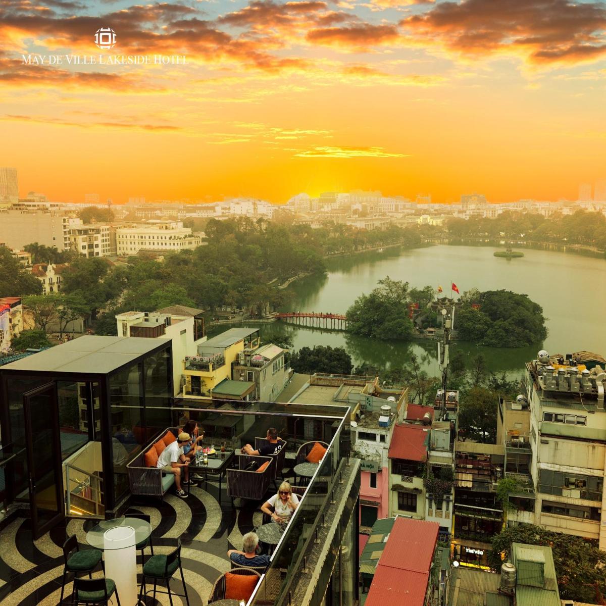 MAY DE VILLE Lakeside Hotel - Housity