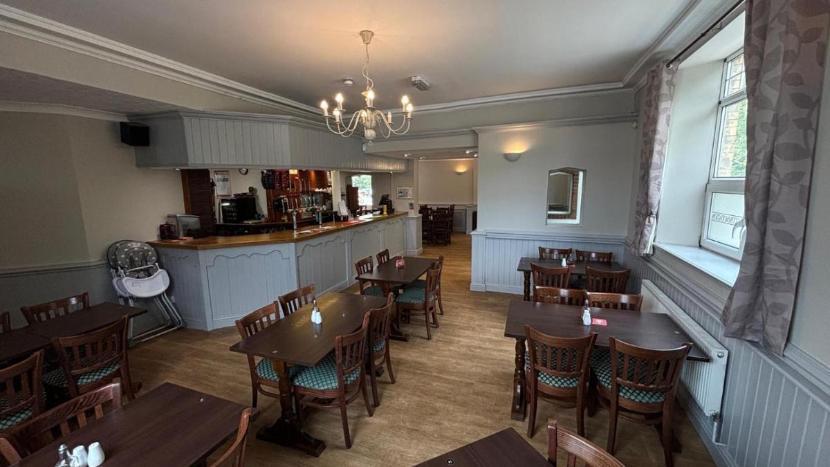 Wingfield Hotel - Housity