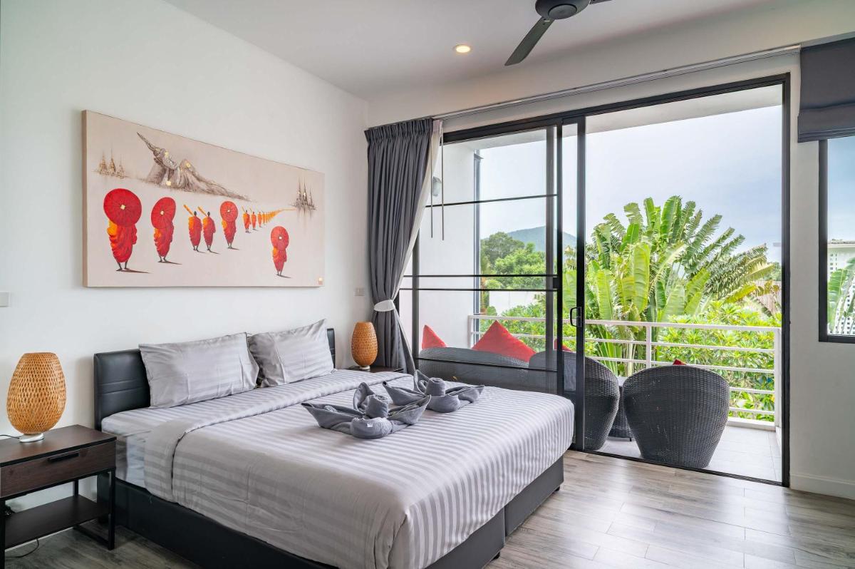 The Blue Lotus - Housity