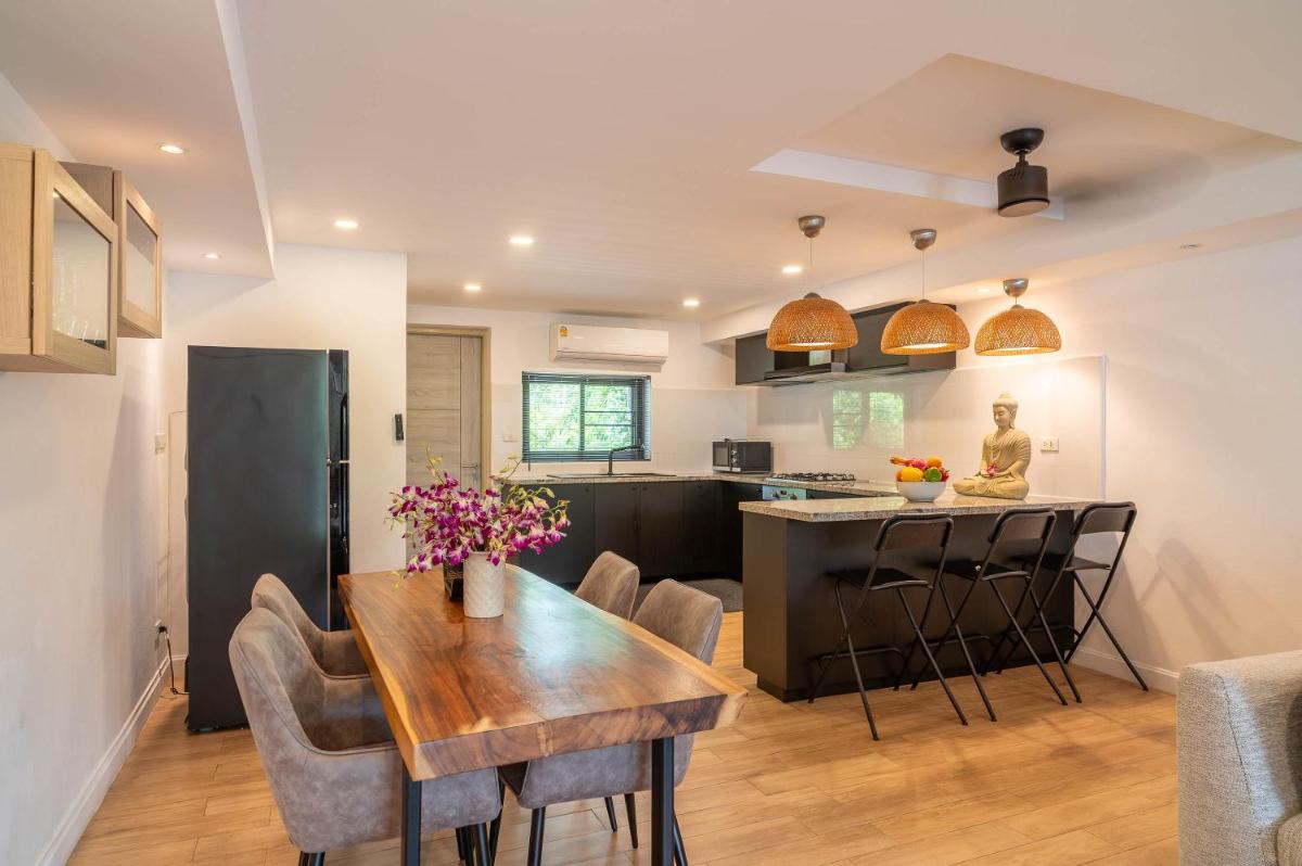 The Blue Lotus - Housity
