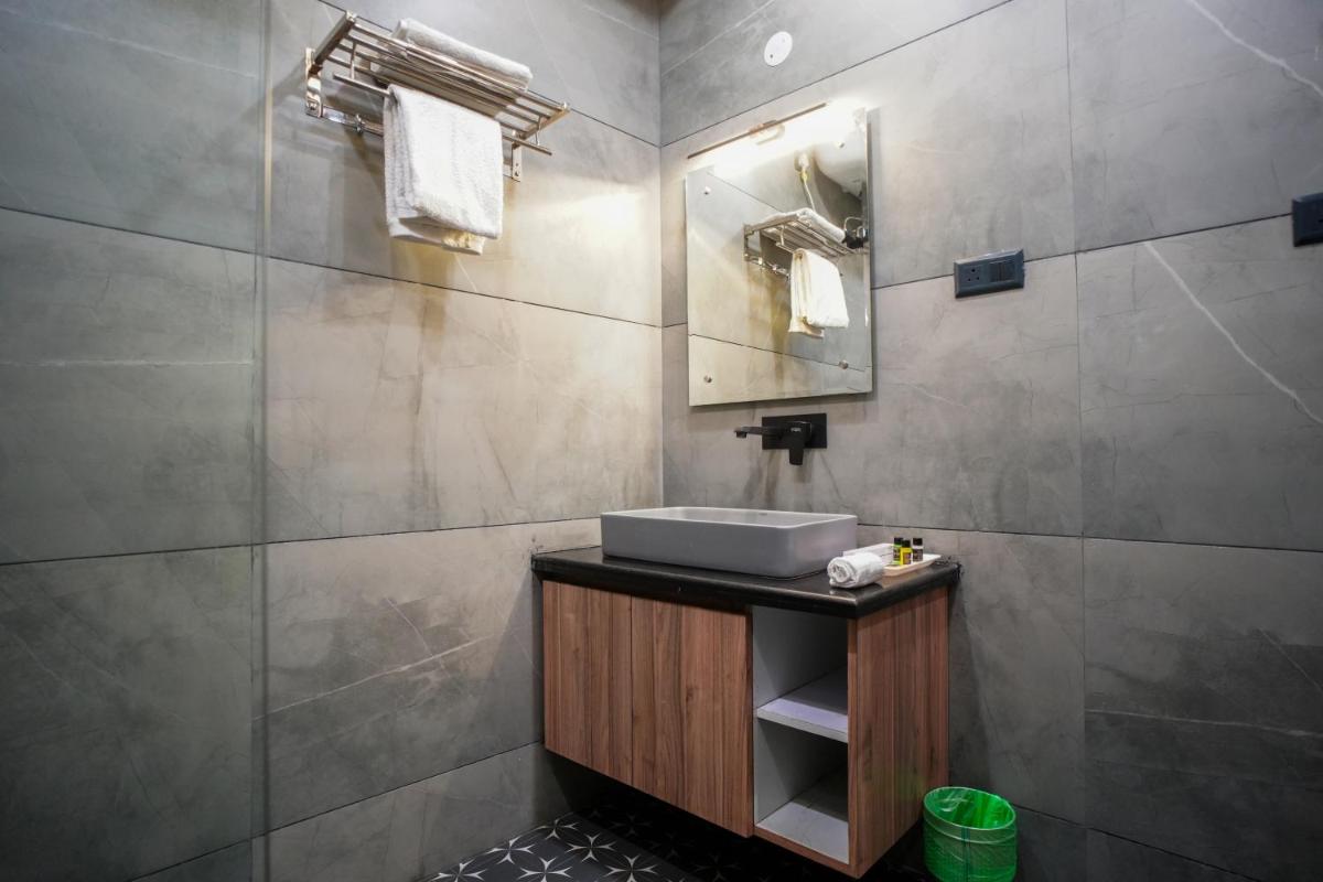 Jannat Hotel - Housity