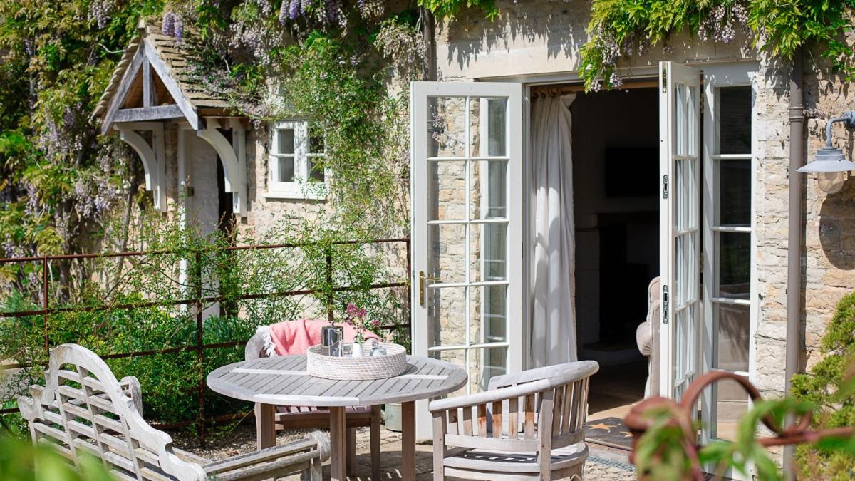 Apple Store Cottage - Housity