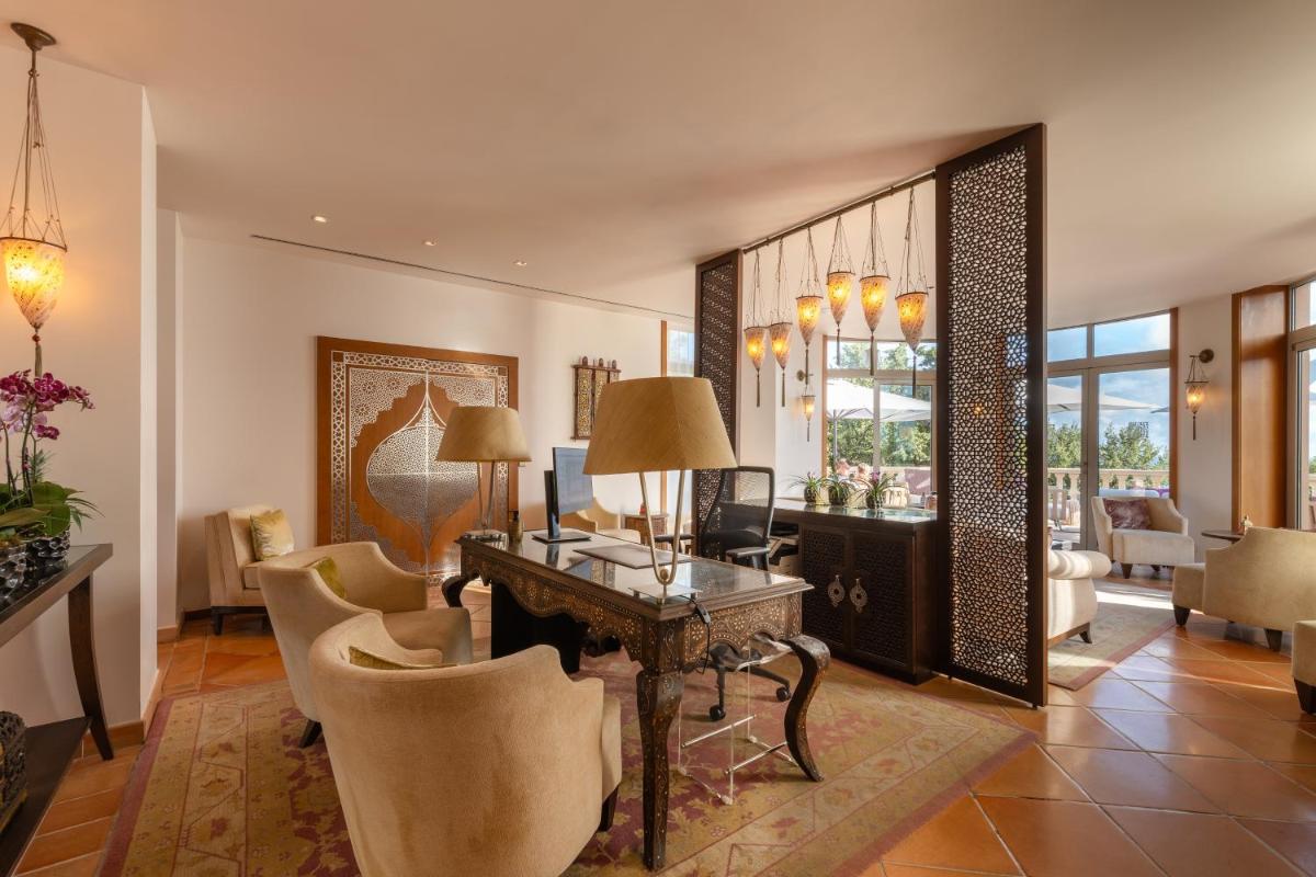 Coin salon dans l'établissement Tiara Miramar Beach Resort