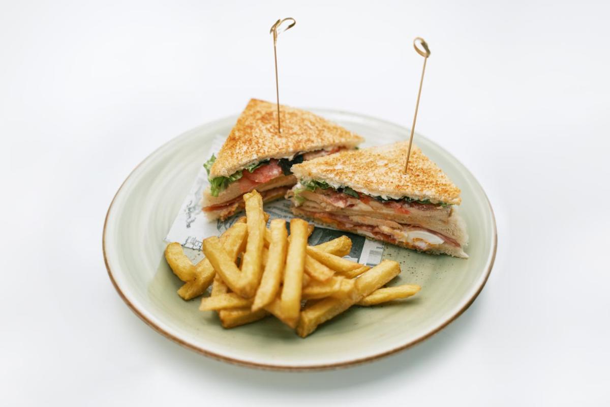 Comida en o cerca de este hotel