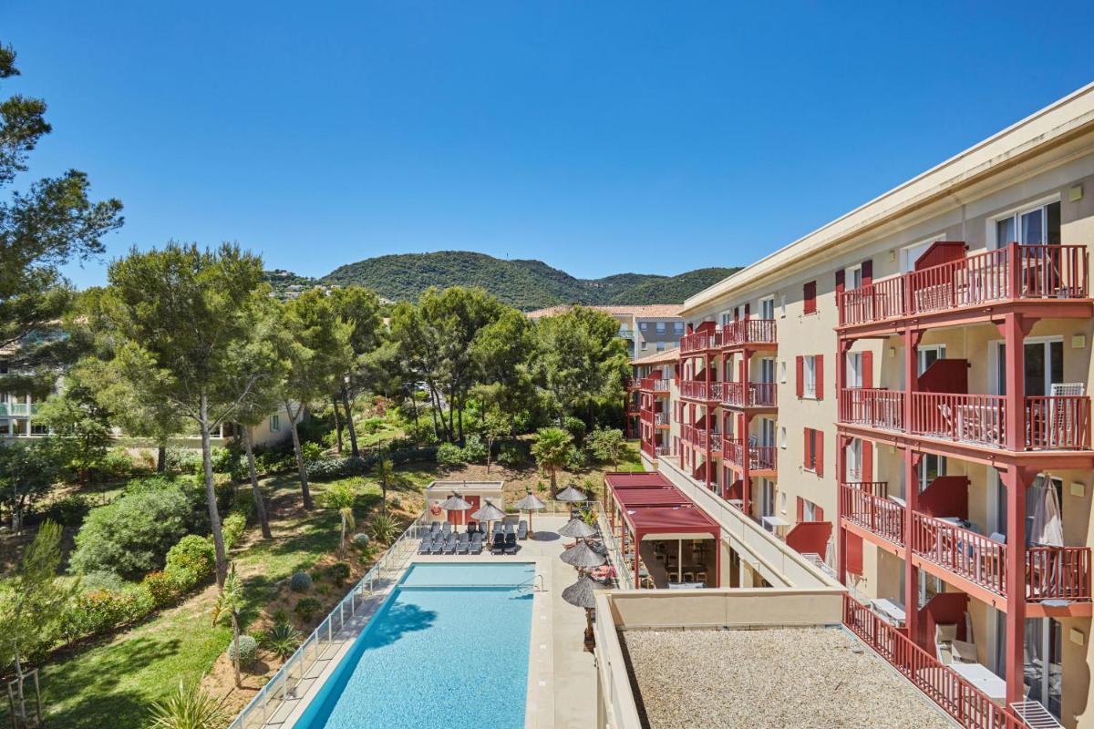 Vue générale sur la montagne ou vue sur la montagne depuis l'appart'hôtel