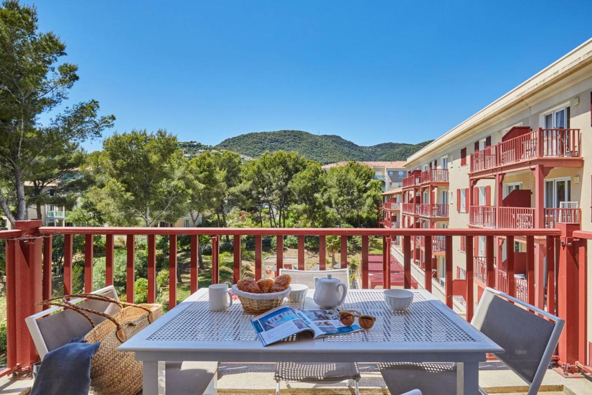 Vue générale sur la montagne ou vue sur la montagne depuis l'appart'hôtel