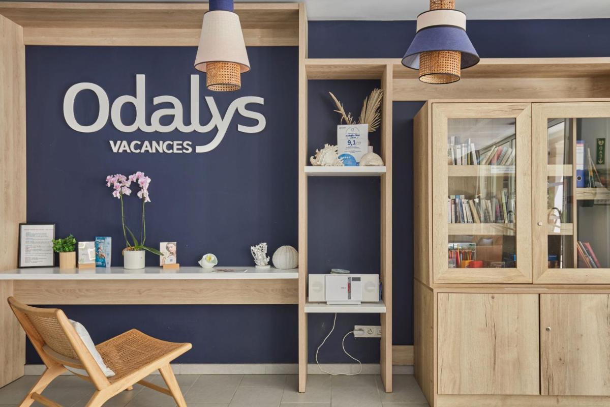 Bibliothèque dans l'appart'hôtel