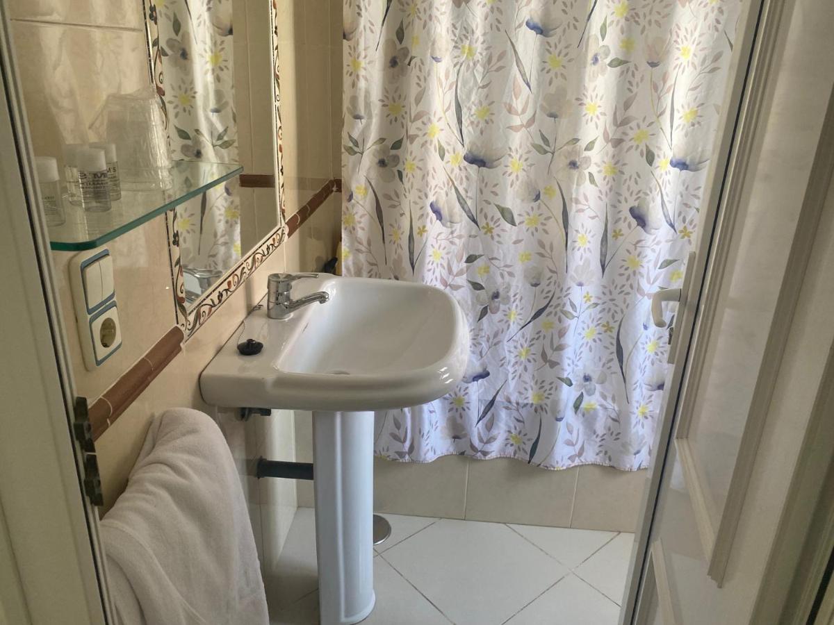 Hostal Restaurante La Niña - Housity