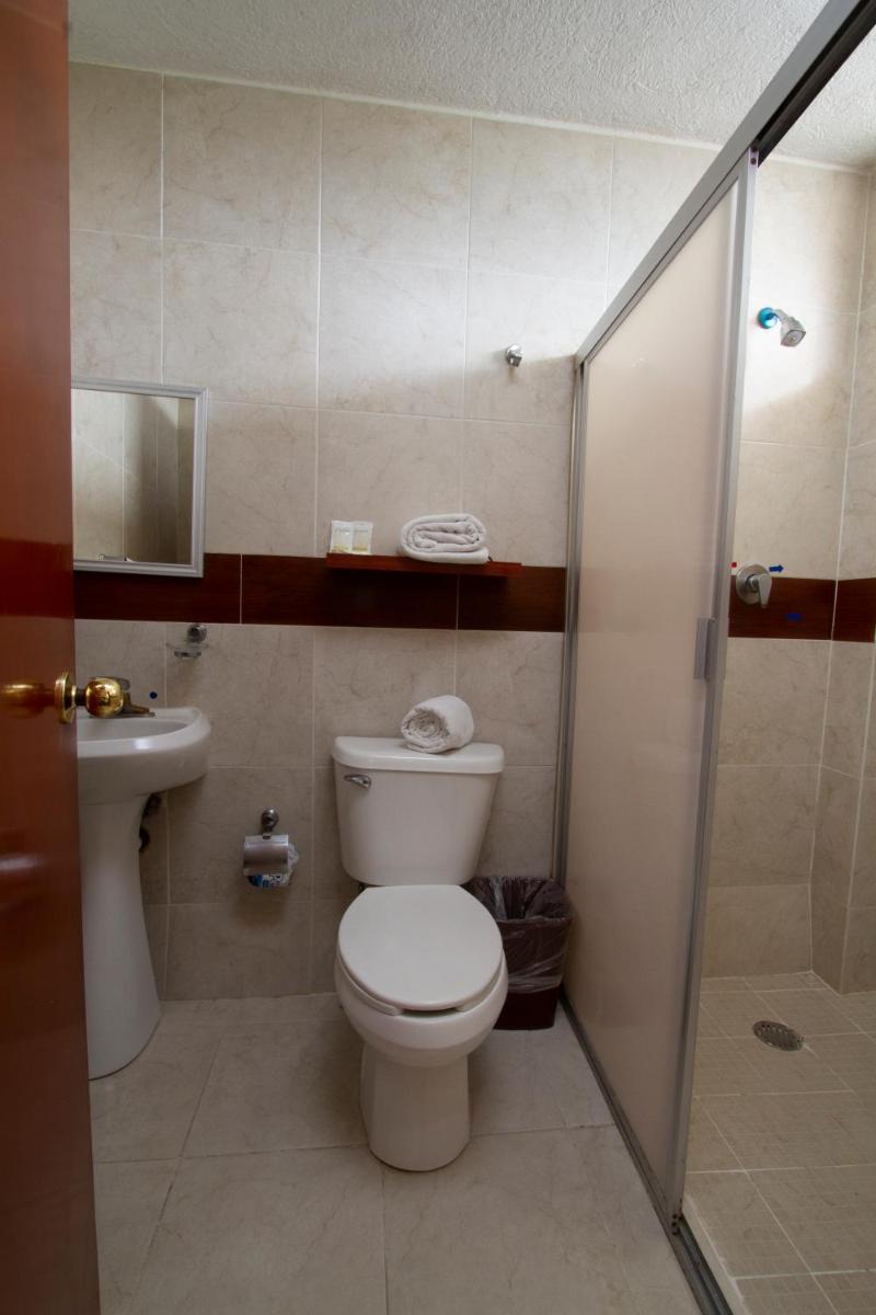 Hotel Elizabeth Ciudad Deportiva - Housity