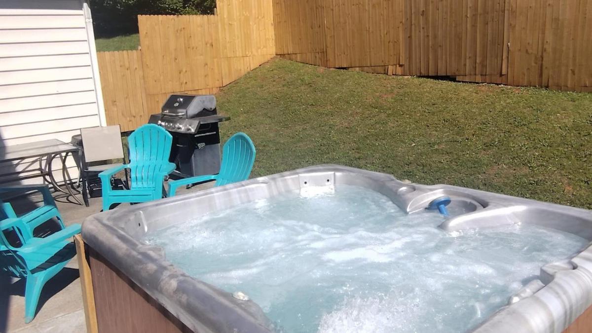 Cozy 4B 2 5B University Home King Beds Jacuzzi - Housity