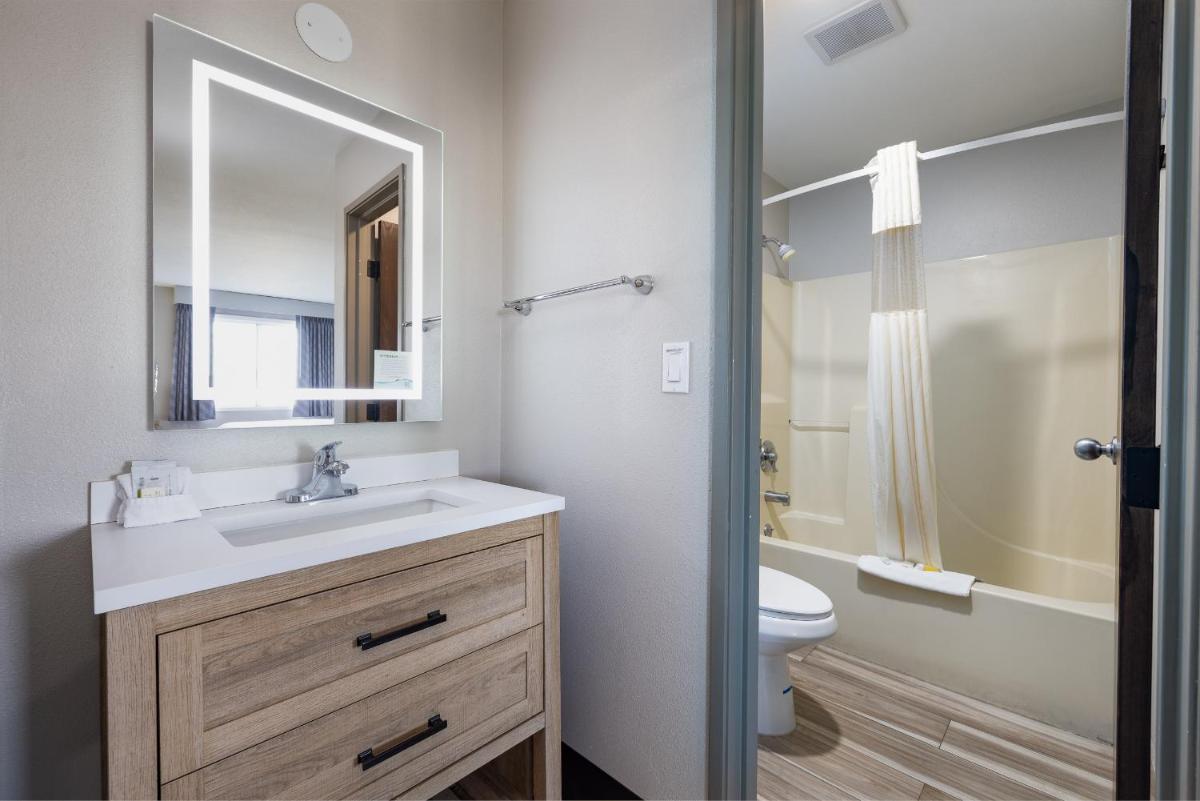 Days Inn by Wyndham Billings - Housity