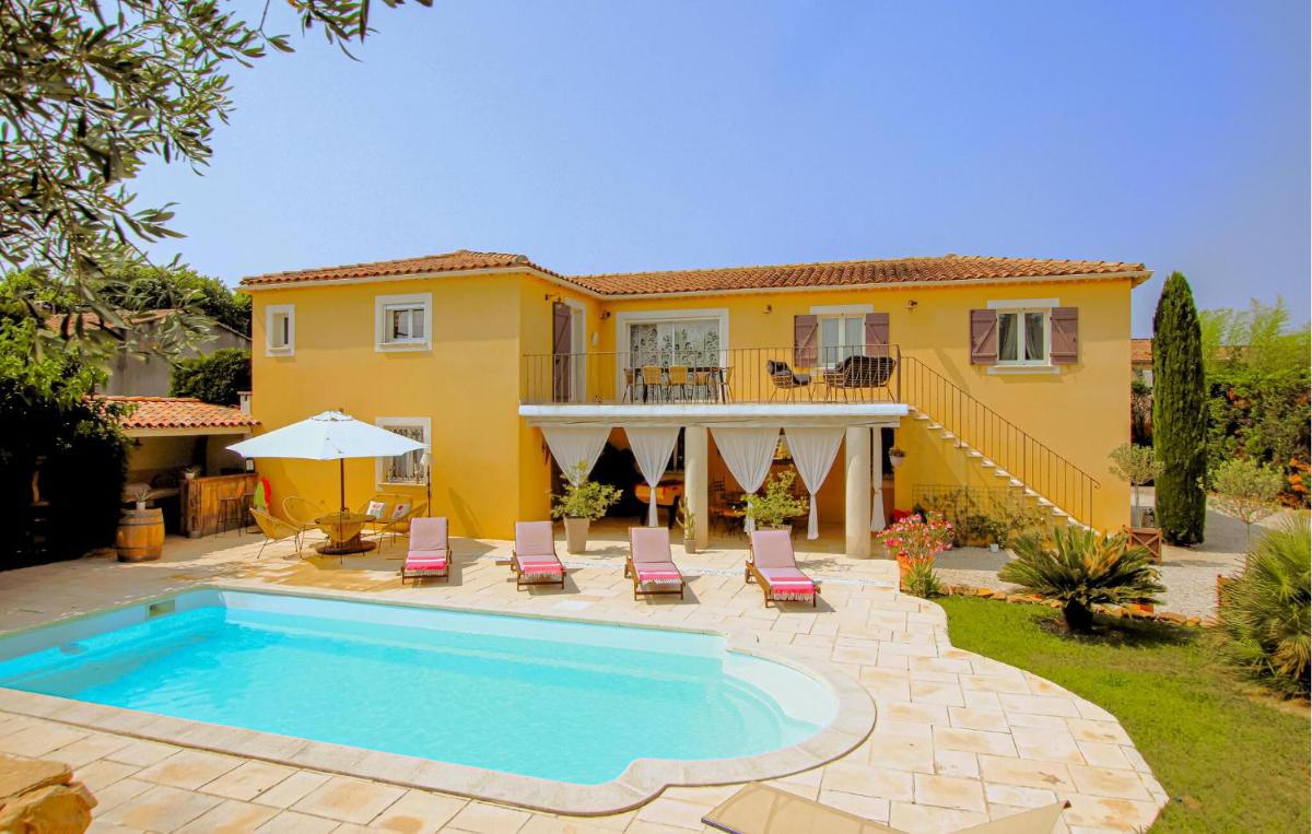 Luxurious Home In Sarrians - Housity