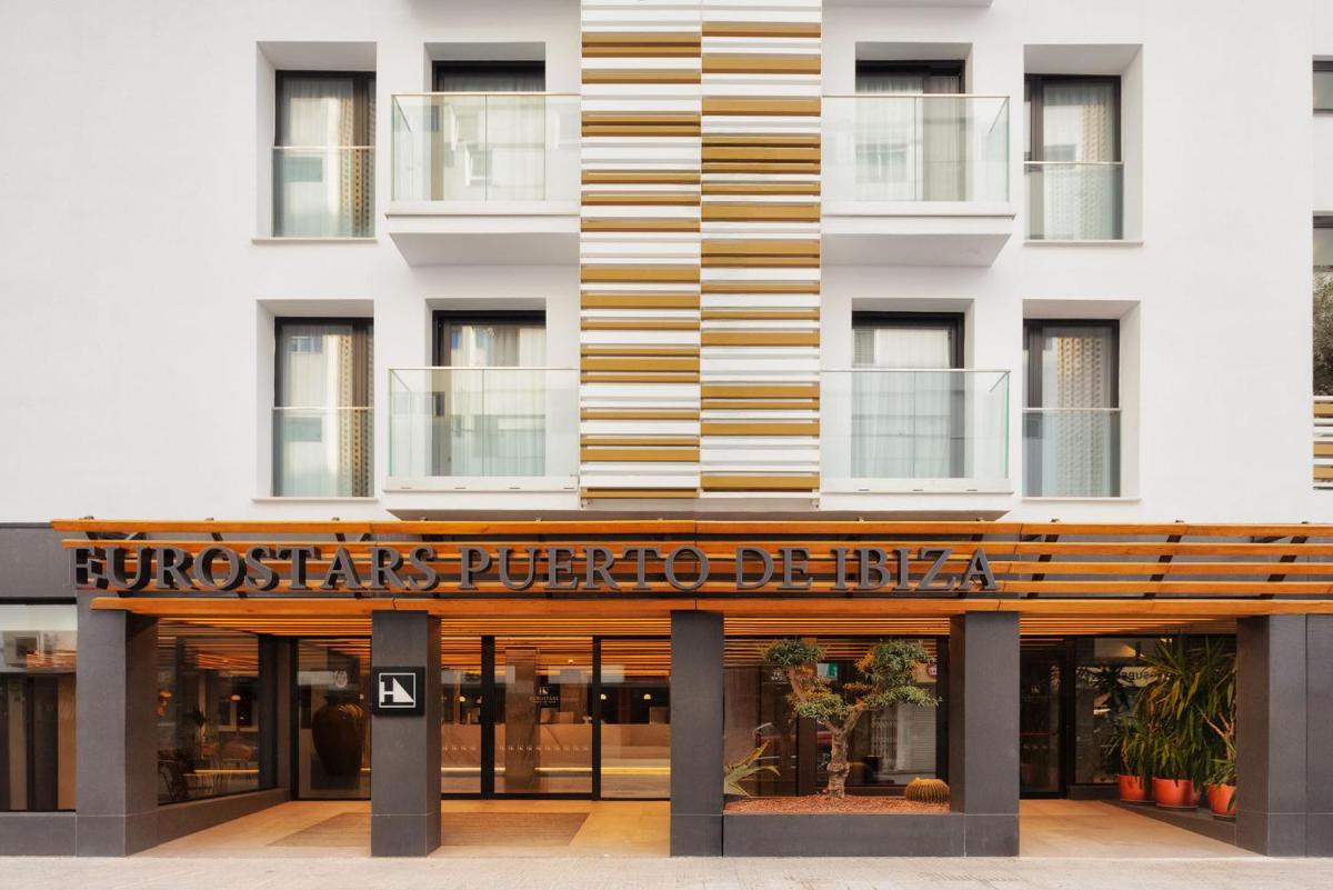 Fachada o entrada de Eurostars Puerto de Ibiza