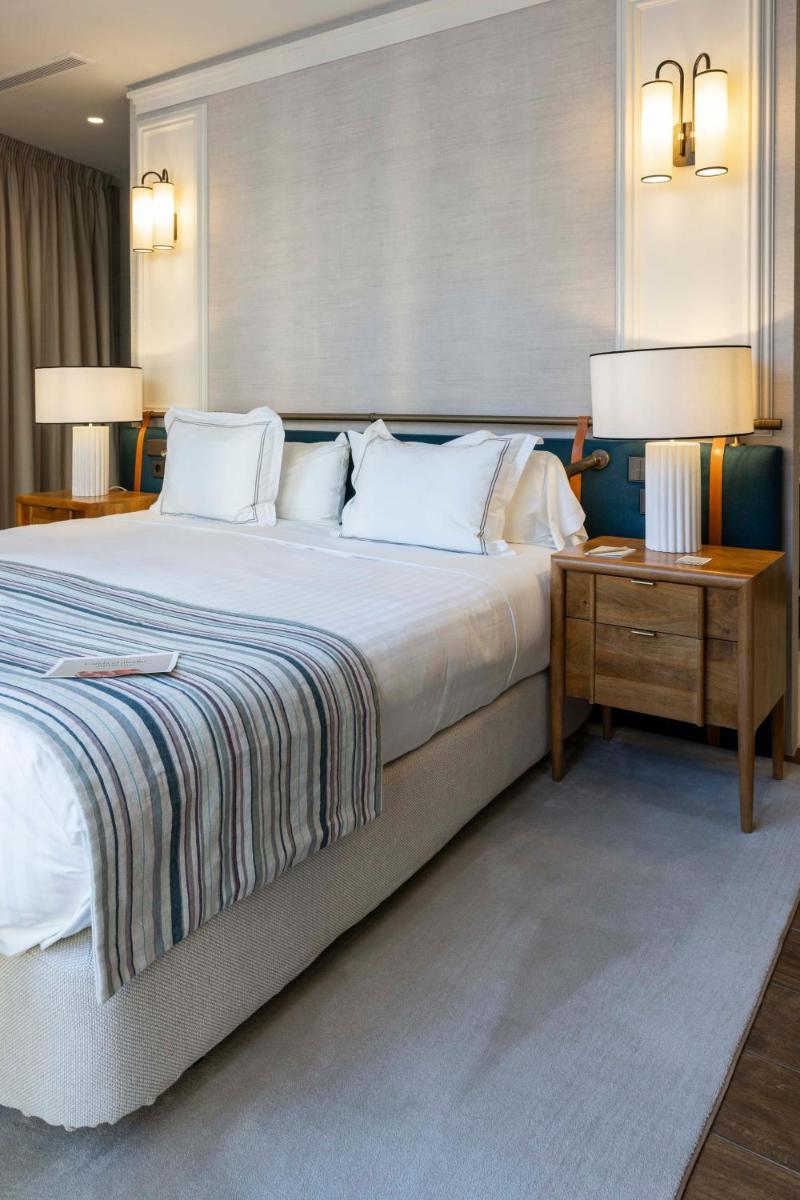 Cama o camas de una habitación en Hospes Palacio de los Patos, a Member of Design Hotels