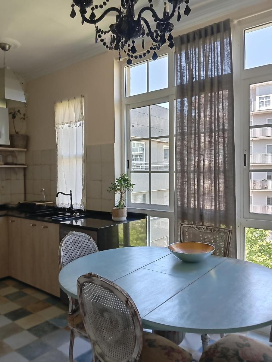 Piso Iwvaxi, gallery house. Ourense. - Housity