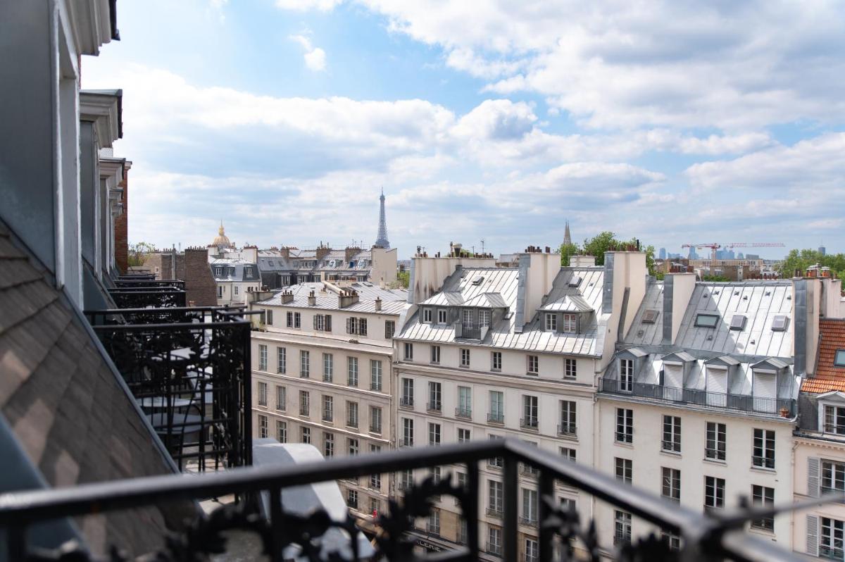 Vue générale sur Paris ou vue de la ville depuis l'hôtel