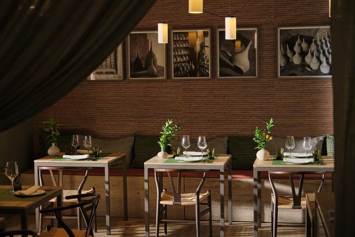 Un restaurante o sitio para comer en Can Aulí Luxury Retreat - Adults Only