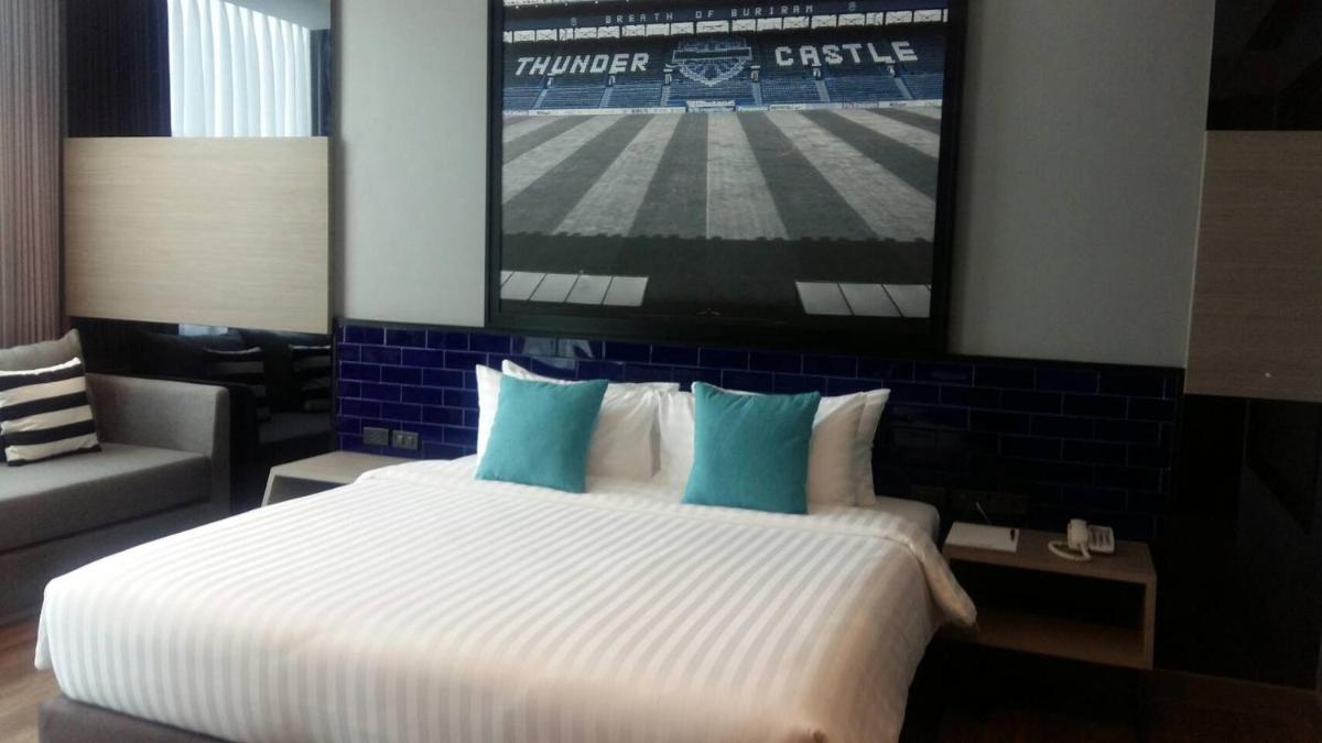 The Crystal Hotel Buriram - formerly X2 Vibe Buriram - Housity