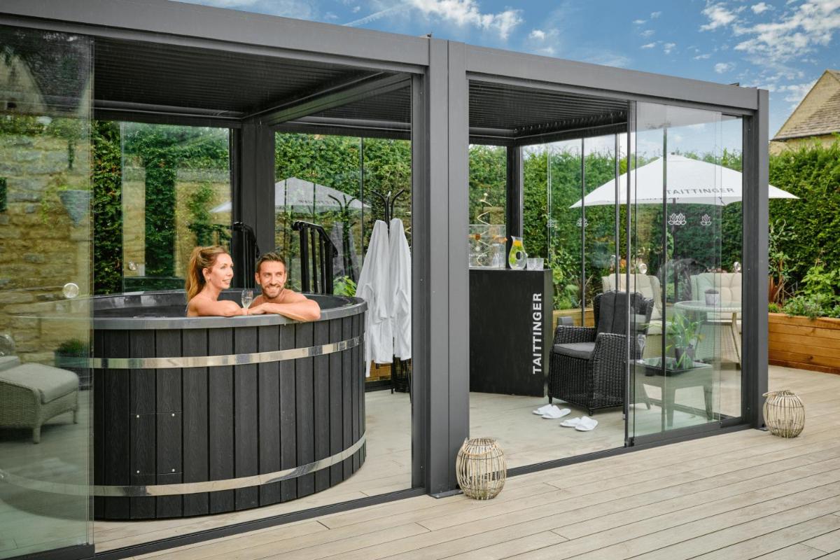 Ellenborough Park - Housity