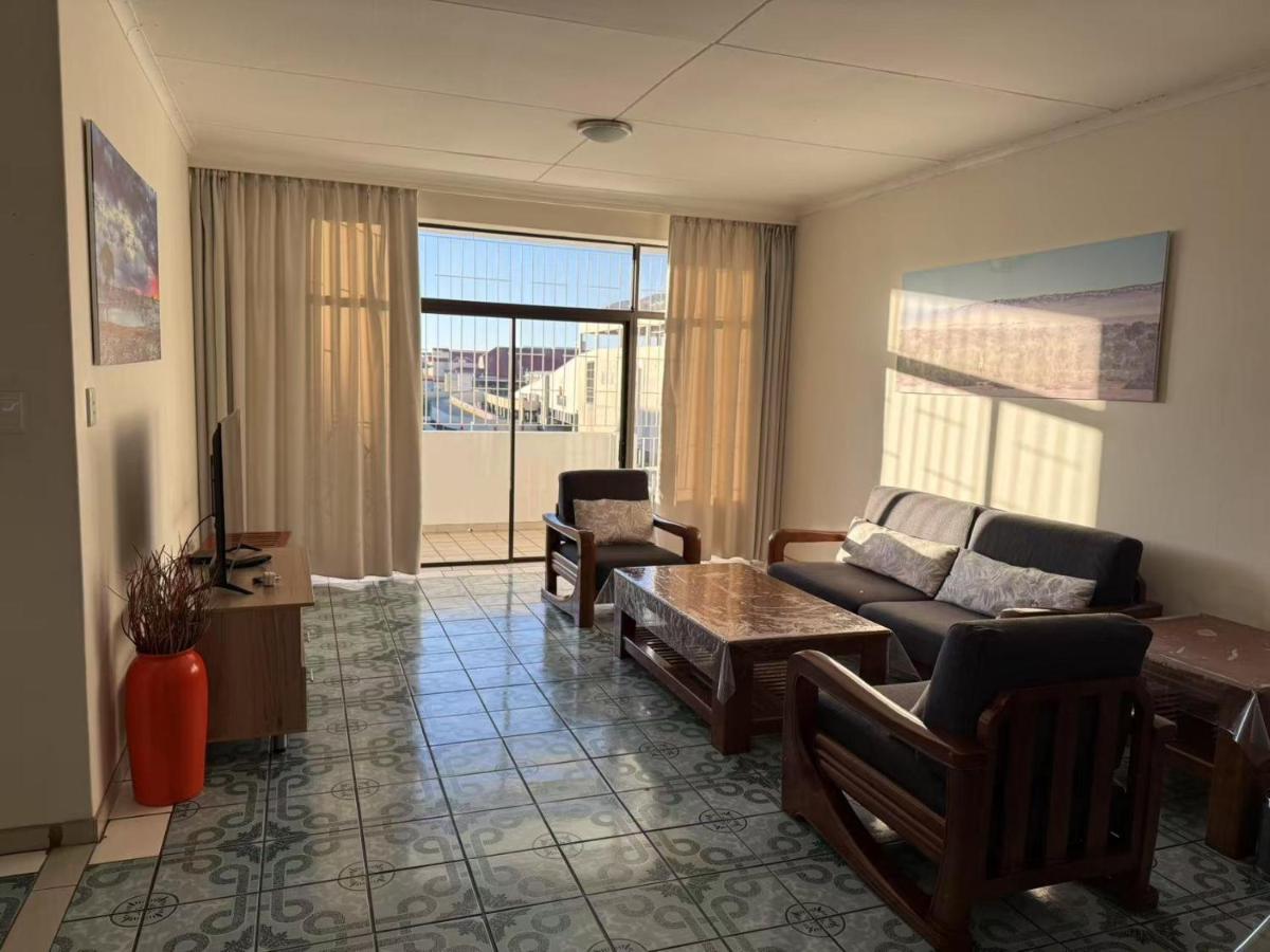 Home Inn Self-Catering - Housity