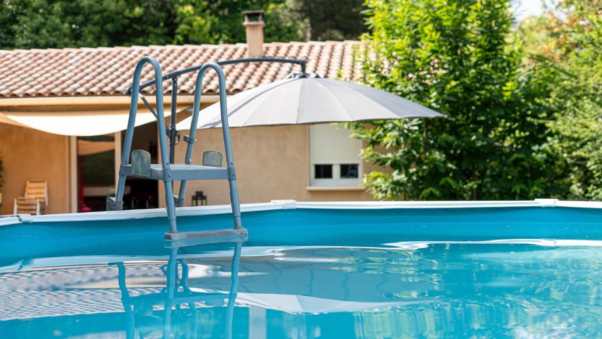Gîte Cévennes de plein pied tout confort avec piscine privative 12 pers - Housity