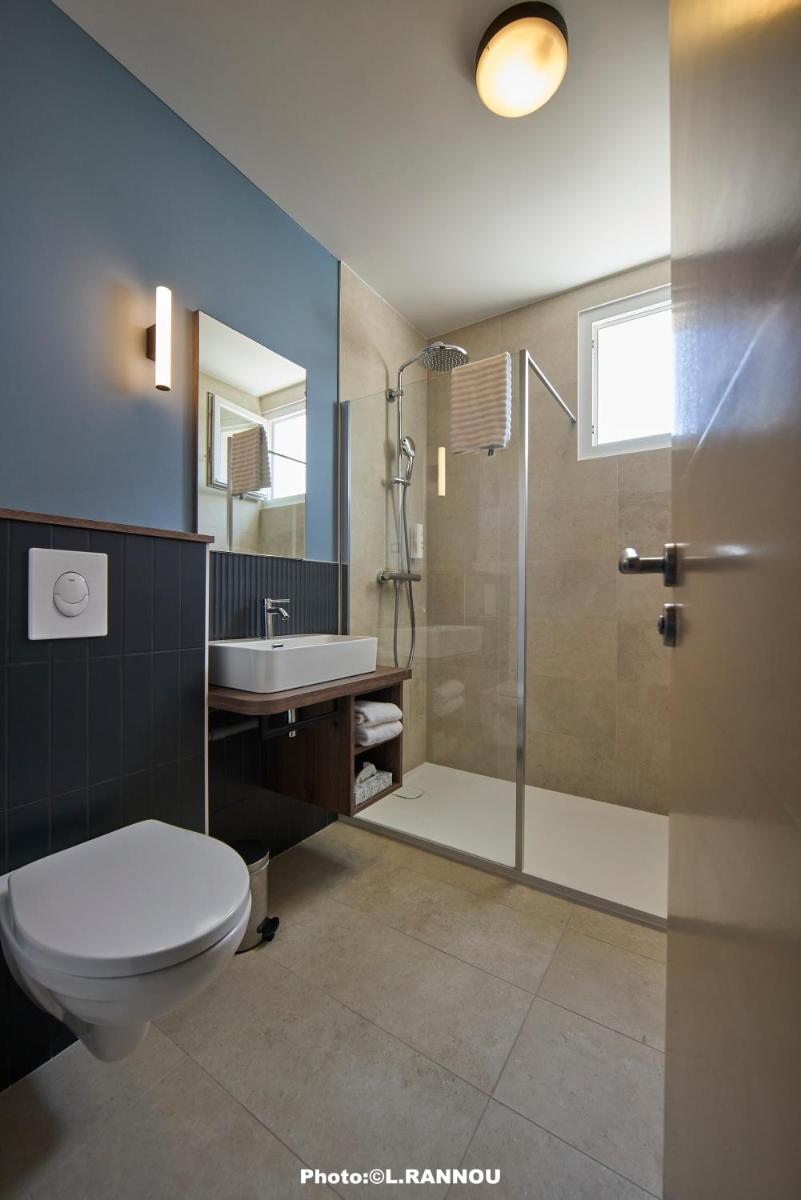 Salle de bains dans l'établissement The Originals Boutique, Hôtel La Marébaudière, Vannes