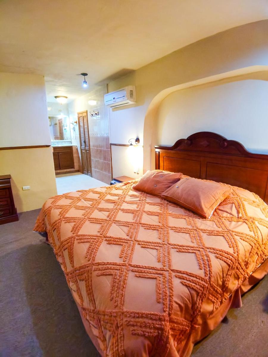 Hotel El Nogalito - Housity