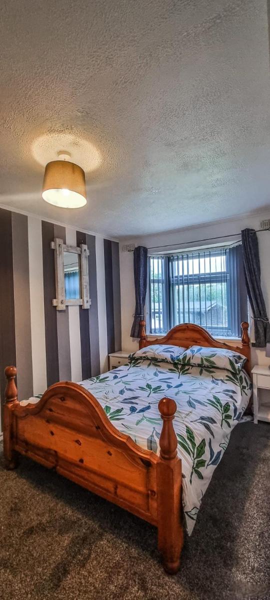 Ranger - Snowdon Cabins holiday let Caernarfon - Housity