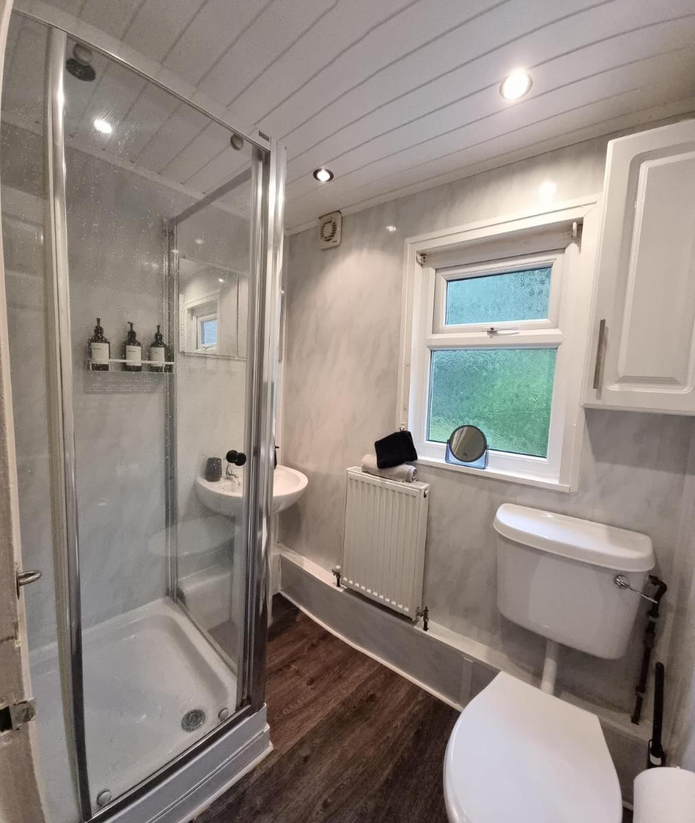 Ranger - Snowdon Cabins holiday let Caernarfon - Housity