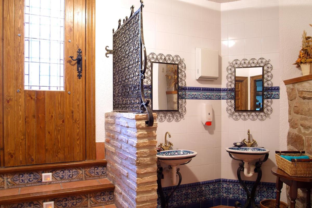 Hotel Merindad de Olite - Housity