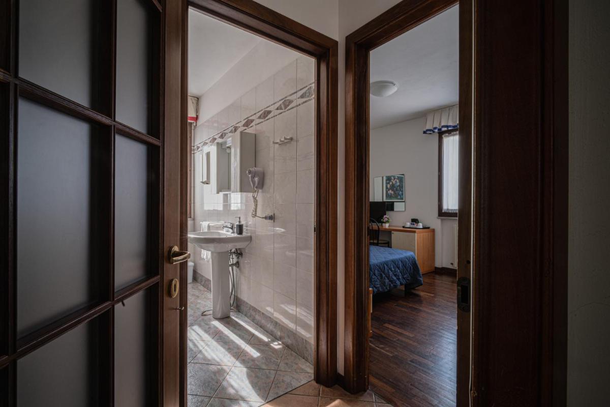 Giada Palace - Rooms & Pool - Housity