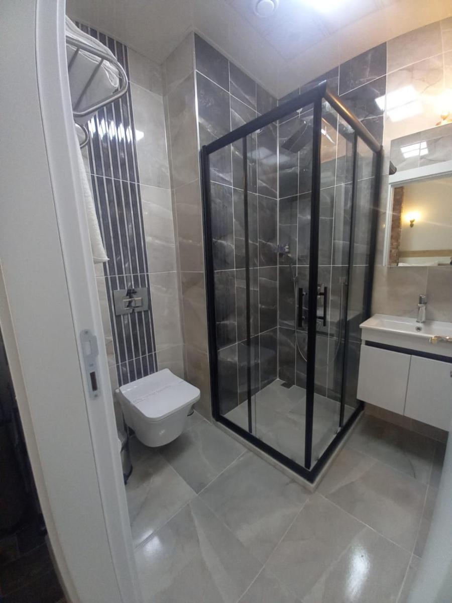 Ayvalik Cihan Otel - Housity