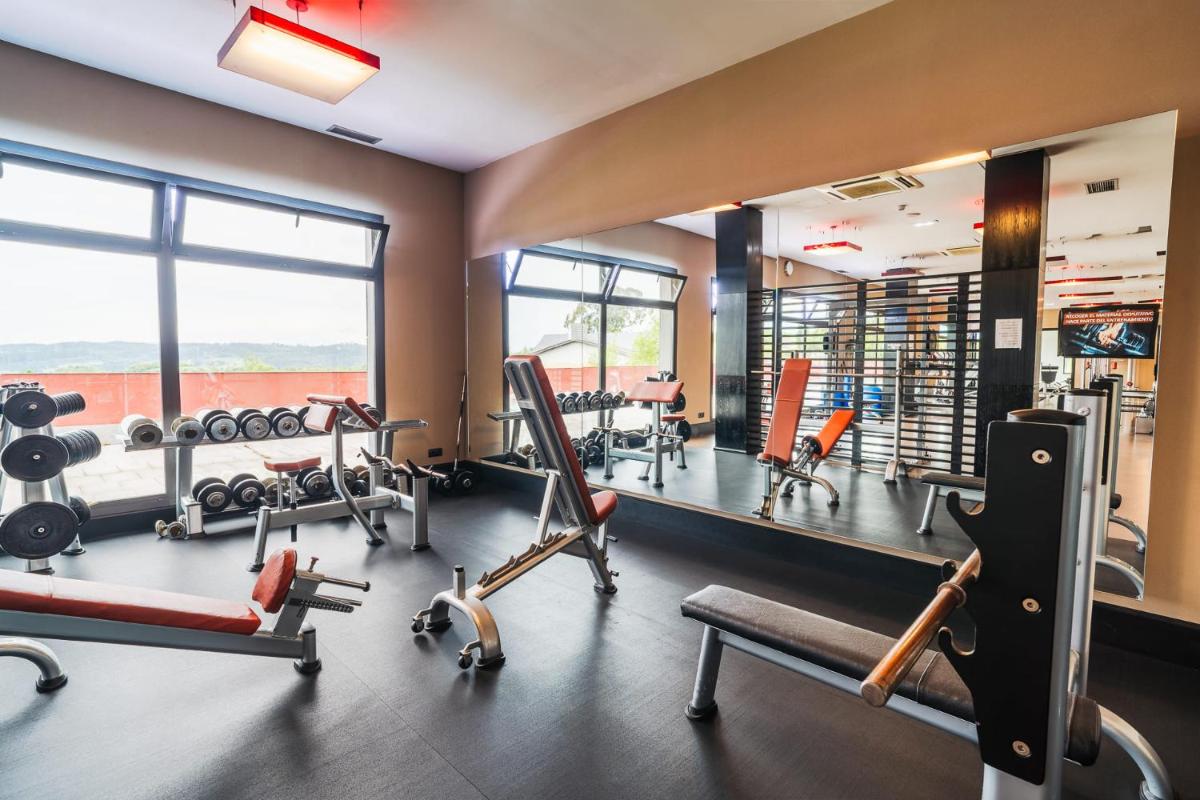 Gimnasio o instalaciones de fitness de URH Hotel Spa Zen Balagares