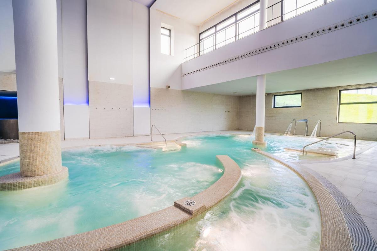 Imagen de la galería de URH Hotel Spa Zen Balagares, en Overo