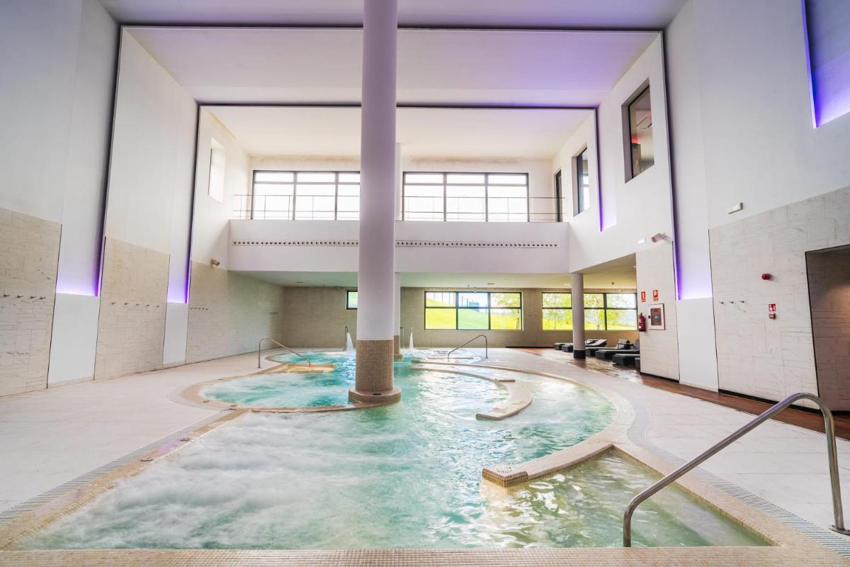 Piscina en o cerca de URH Hotel Spa Zen Balagares
