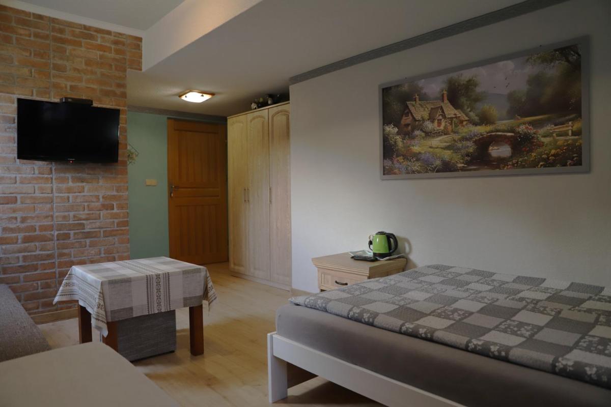Pokoje Gościnne - Housity