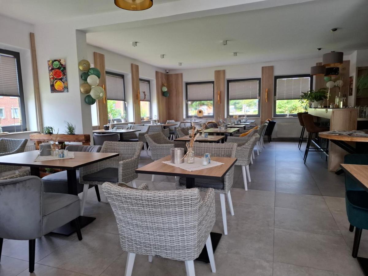 Hotel Am Schwarzen Berg - Housity