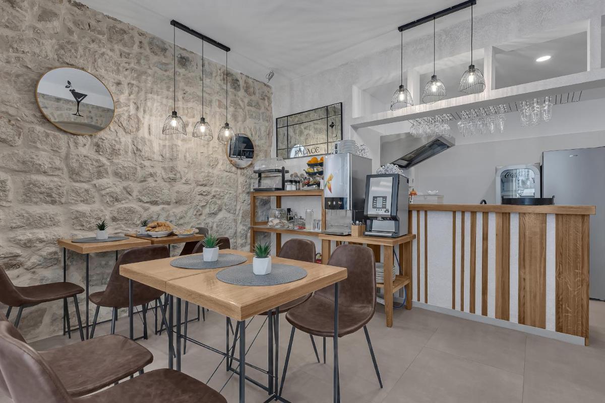 Luxury Rooms Palace B&B - Housity