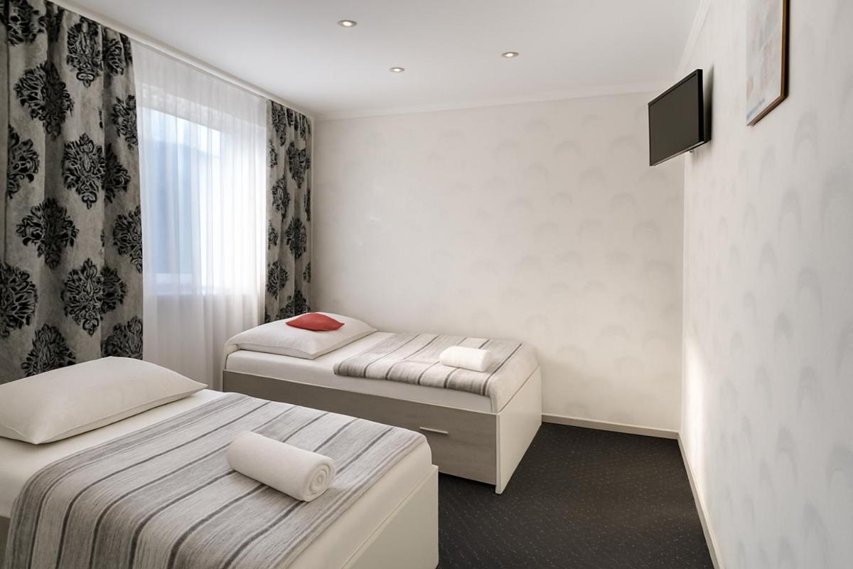 Artur Hotel - Housity