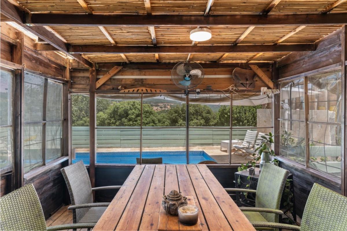 SHIR HACHORESh - Housity