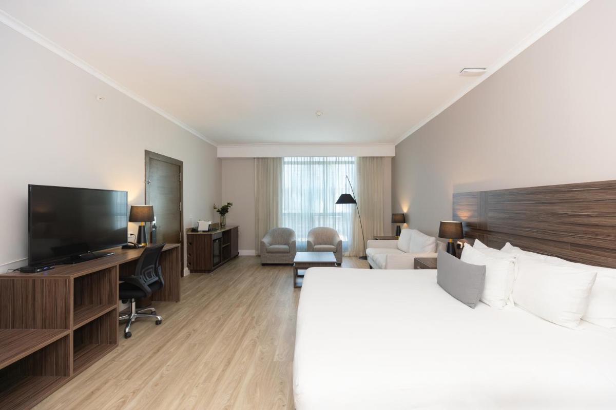 Victoria Hotel and Suites Panama - Housity