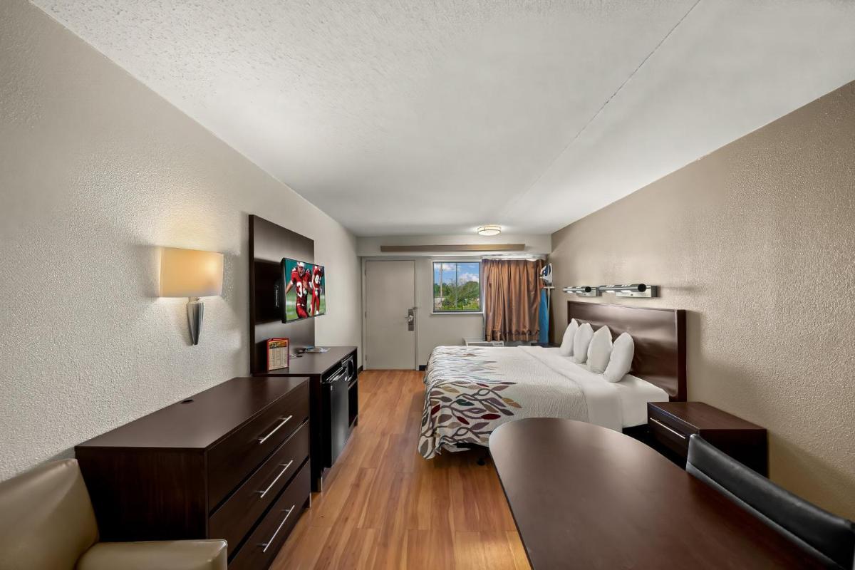 Red Roof Inn Dallas - DFW Airport North - Housity