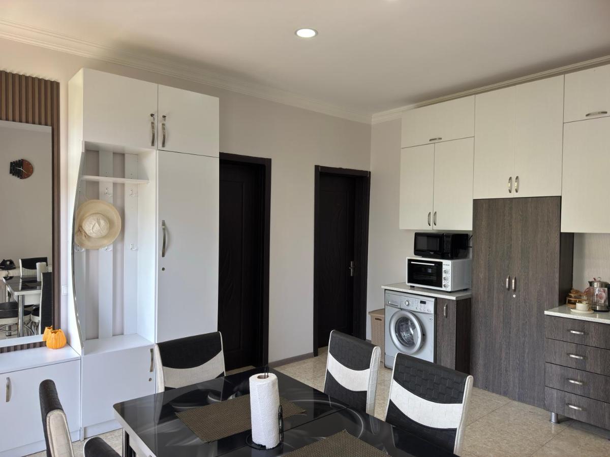 Lia Guest House - Housity